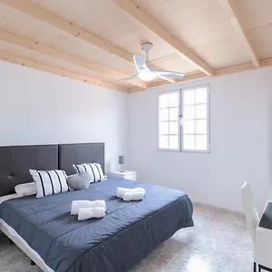  Habitación en casa particular Downtown Share